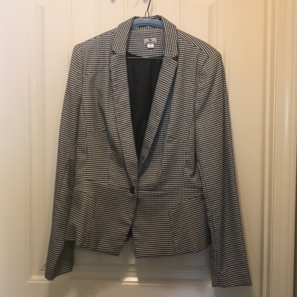 Black and white Worthington blazer